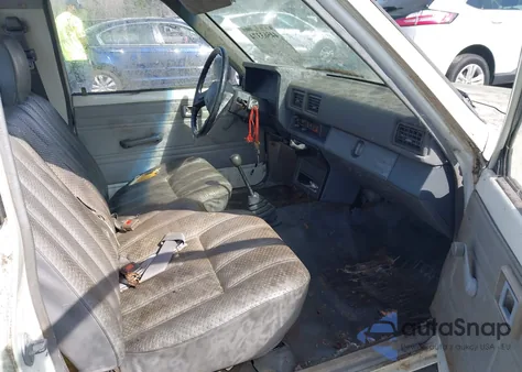 1986 Toyota Pickup 1/2 Ton Rn50 из США, поврежденный, VIN JT4RN50R6G0119718